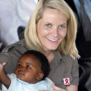 The Crown Princess with seven months old Deborah at the hospital in Chiradzulu. Deborah's mother has HIV, while her father is HIV negative (Photo: Knut Falch, Scanpix)